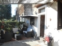pian di sco', centralissimo, appartamento con ingresso indipendente posto al piano primo ed ultimo di una piccola palazzina, mq. 130, 6 vani oltre servizio, terrazzo, garage, cantina e stanza pluriuso al piano terreno con caminetto. buone condizioni, disponibilita' immediata.