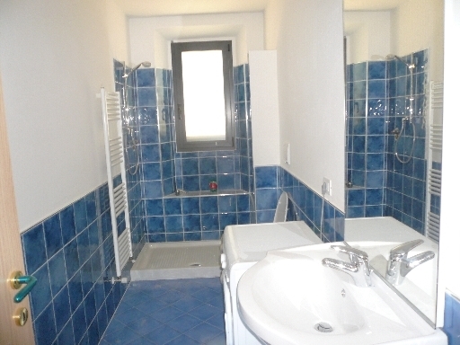 Imm2000-0089-1-068440445