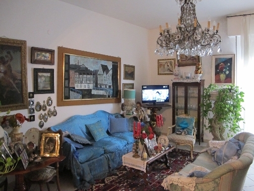 Imm2000-0089-1-115641335