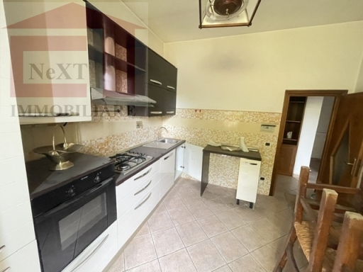 in zona tranquilla vicino al centro di figline all'interno di una piccola palazzina proponiamo appartamento di mq.45 composto da ampio ingresso, cucina abitabile, camera matrimoniale, bagno e ripostiglio. tutto in buone condizioni. - classe energetica in elaborazione