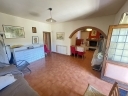 in posizione tranquilla ad 1 km da rignano proponiamo appartamento disposto su due livelli con ingresso indipendente composto da ingresso soggiorno-pranzo con camino, angolo cottura, due camere, studio, bagno, balcone e cantina. tutto in buone condizioni. piccolo resede - classe energetica in elaborazione