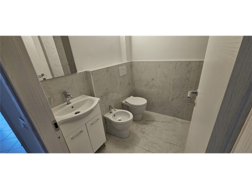 Fondo / Negozio / Ufficio in affitto a Firenze zona Coverciano - anteprima 5