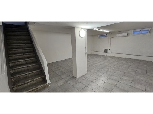 Fondo / Negozio / Ufficio in affitto a Firenze zona Coverciano - anteprima 11