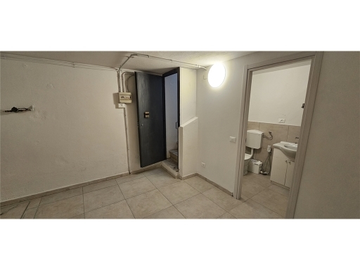 Fondo / Negozio / Ufficio in affitto a Firenze zona Coverciano - immagine 8