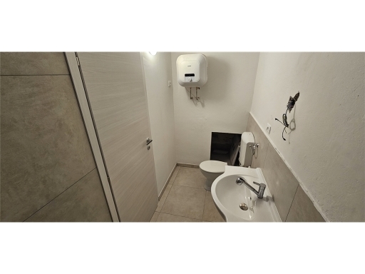 Fondo / Negozio / Ufficio in affitto a Firenze zona Coverciano - immagine 17