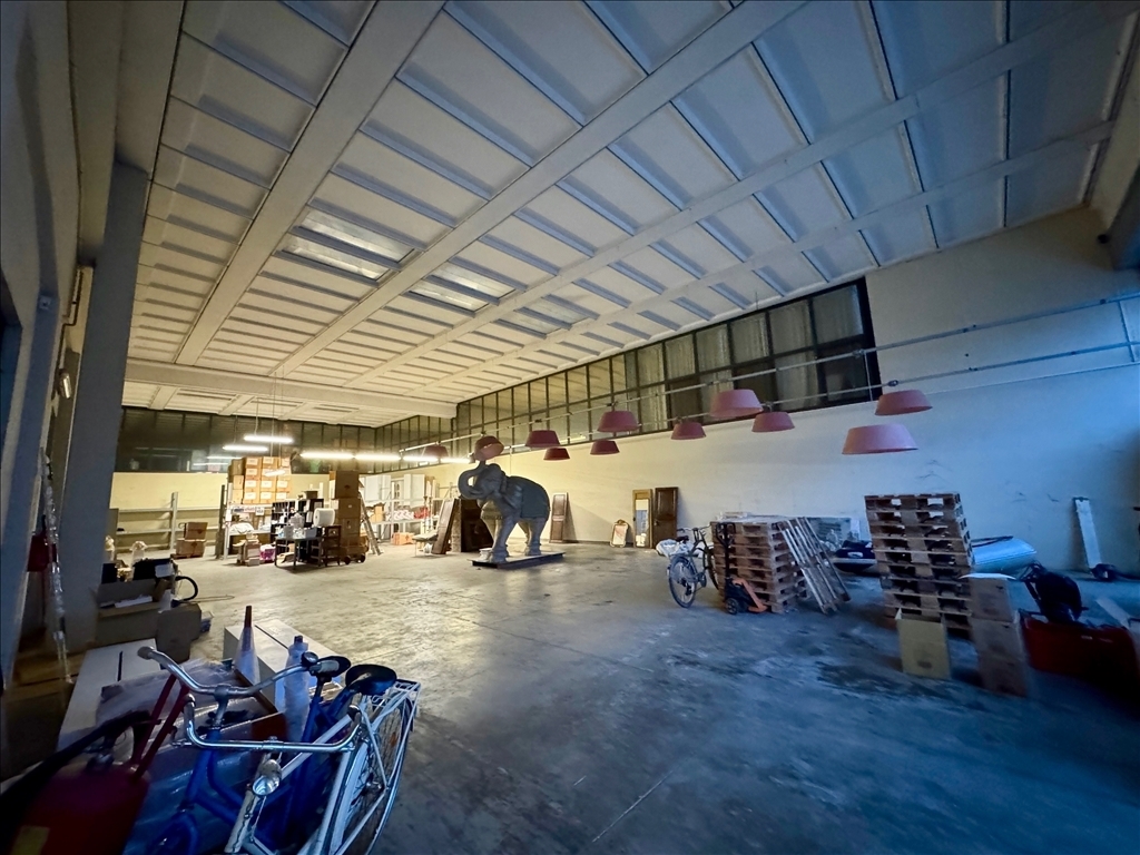 Capannone / Magazzino in affitto a Firenze zona Isolotto - immagine 3