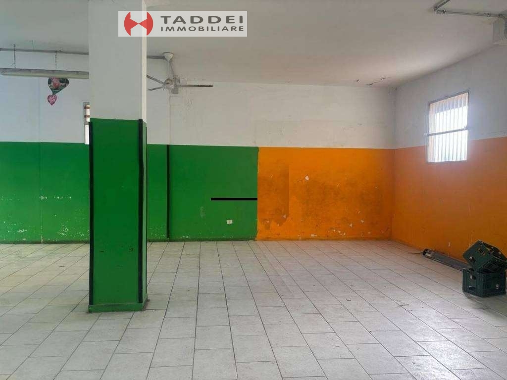 Fondo / Negozio / Ufficio in affitto a Scandicci zona Casellina - immagine 3