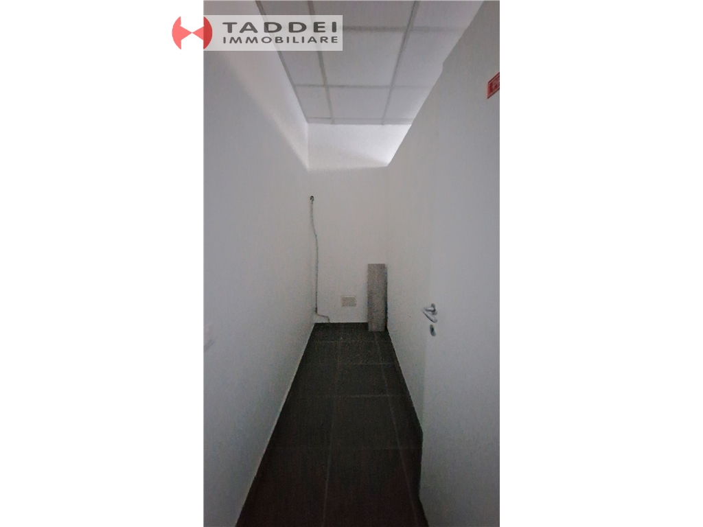 Fondo / Negozio / Ufficio in vendita a Scandicci zona Vingone - immagine 7