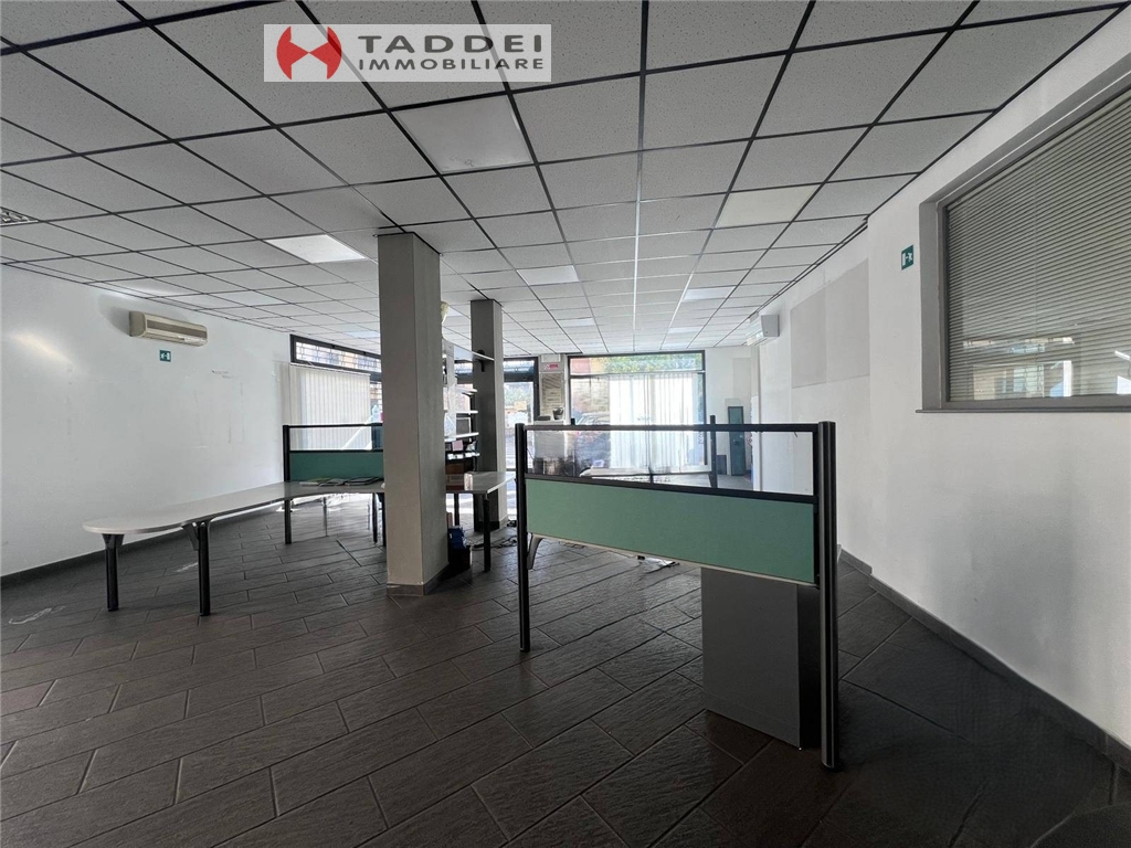 Fondo / Negozio / Ufficio in vendita a Scandicci zona Casellina - immagine 4
