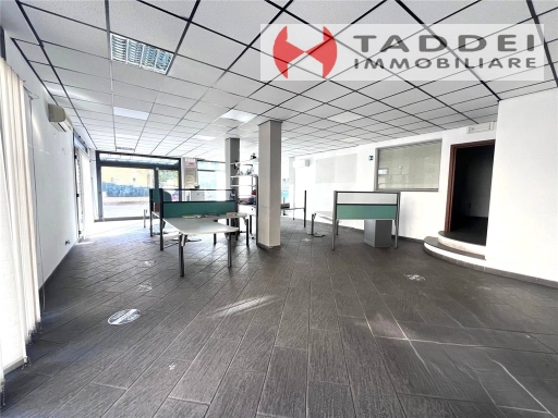 Fondi negozi uffici Scandicci