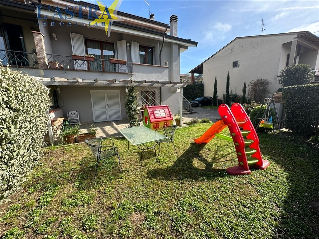 Villa / Villetta / Terratetto in vendita a Lastra a signa zona Ginestra fiorentina - immagine 2