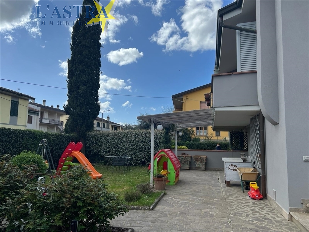Villa / Villetta / Terratetto in vendita a Lastra a signa zona Ginestra fiorentina - immagine 5