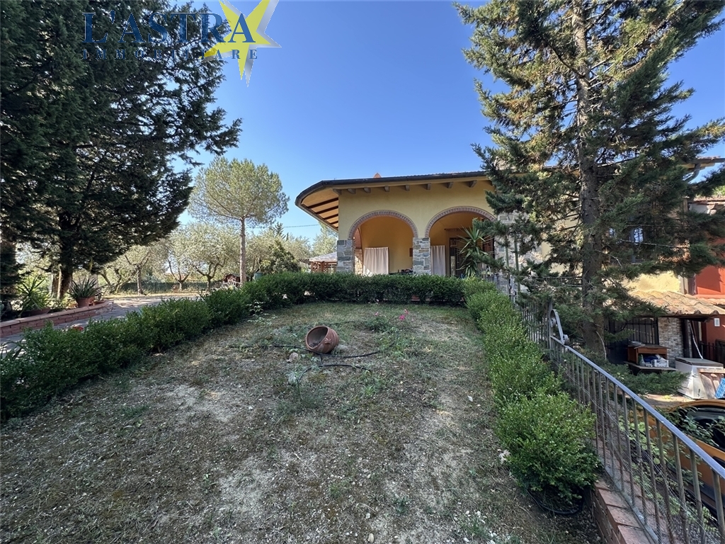 Villa / Villetta / Terratetto in vendita a Scandicci zona Roveta - anteprima 3