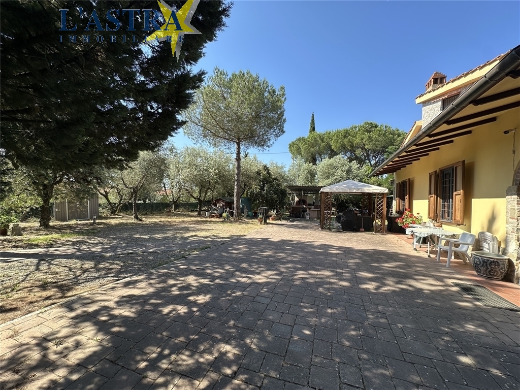 Villa / Villetta / Terratetto in vendita a Scandicci zona Roveta - anteprima 4