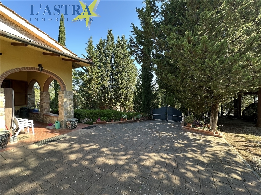 Villa / Villetta / Terratetto in vendita a Scandicci zona Roveta - anteprima 5