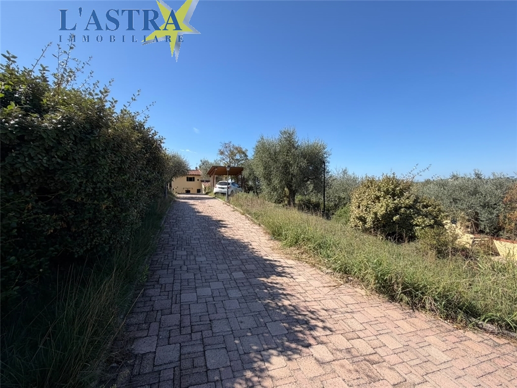 Villa / Villetta / Terratetto in vendita a Scandicci zona Vigliano - immagine 3