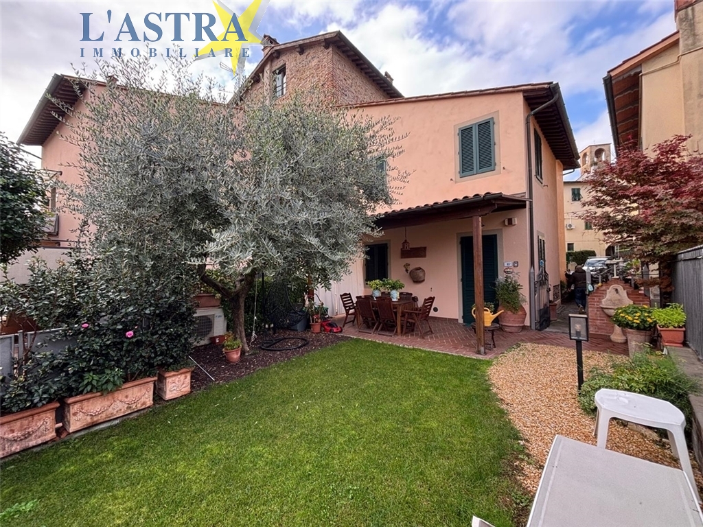 Villa / Villetta / Terratetto in vendita a Signa zona Signa - immagine 1