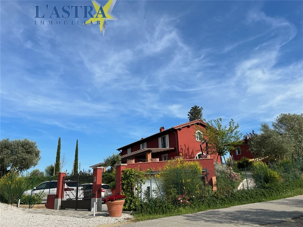 Colonica in vendita a Lastra a signa zona Malmantile - anteprima 1