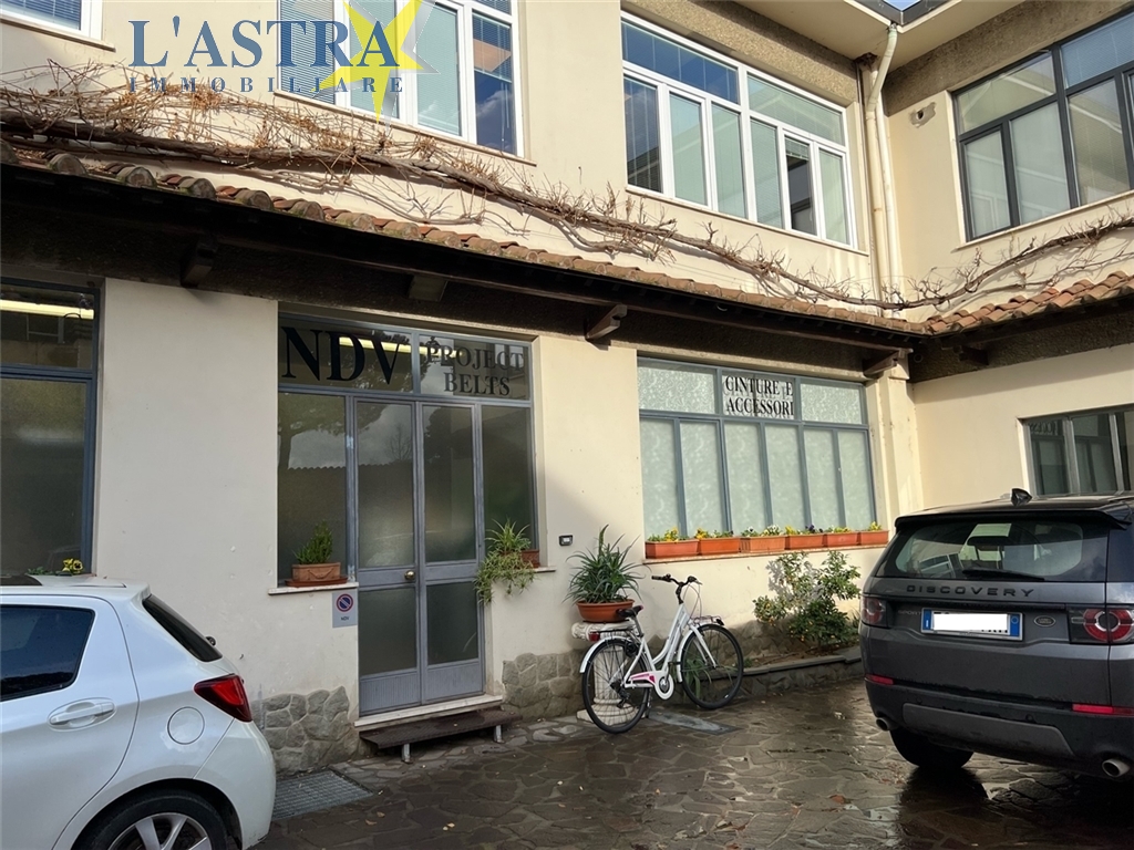 Fondo / Negozio / Ufficio in affitto a Lastra a signa zona Lastra a signa - immagine 2