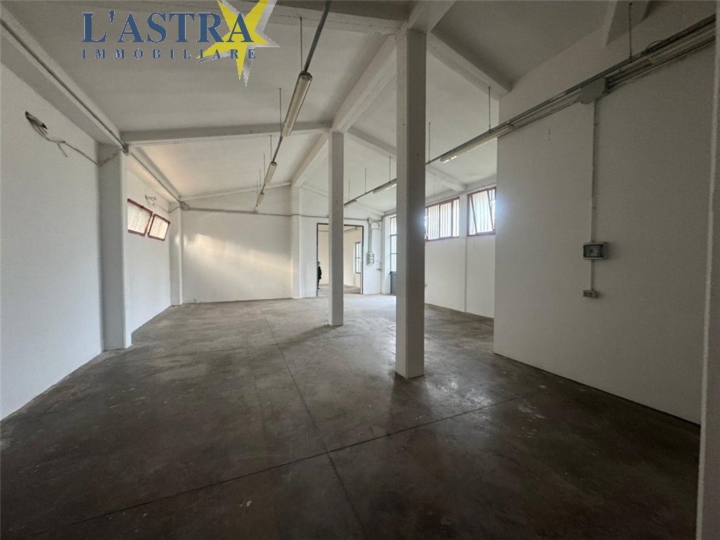 Fondo / Negozio / Ufficio in affitto a Lastra a signa zona Ponte a signa - anteprima 4