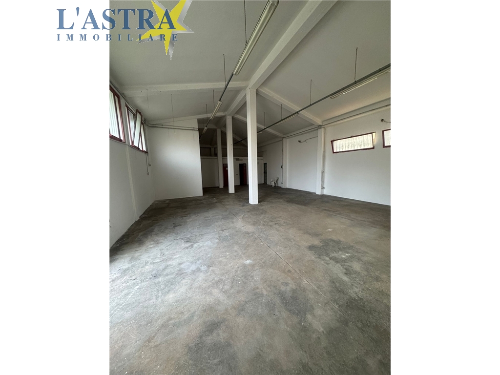 Fondo / Negozio / Ufficio in affitto a Lastra a signa zona Ponte a signa - anteprima 7