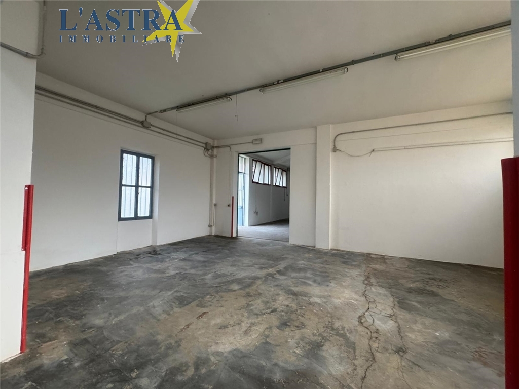 Fondo / Negozio / Ufficio in affitto a Lastra a signa zona Ponte a signa - anteprima 9