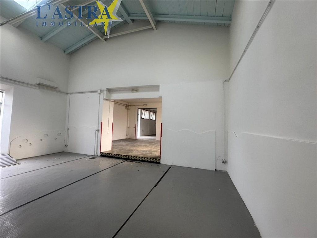 Fondo / Negozio / Ufficio in affitto a Lastra a signa zona Ponte a signa - anteprima 11