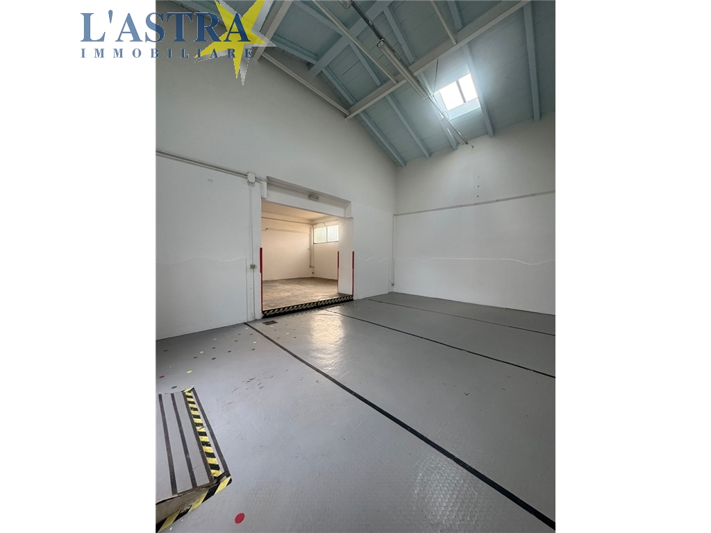 Fondo / Negozio / Ufficio in affitto a Lastra a signa zona Ponte a signa - anteprima 15