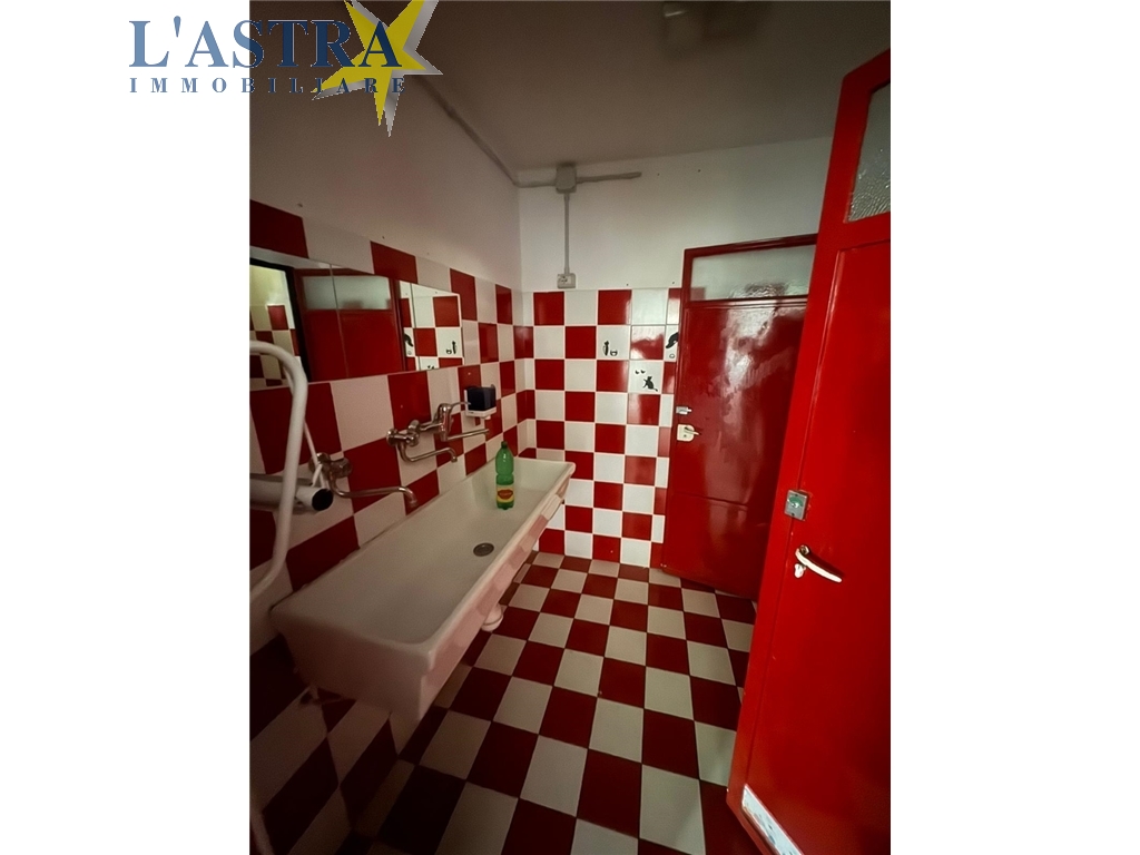 Fondo / Negozio / Ufficio in affitto a Lastra a signa zona Ponte a signa - anteprima 17