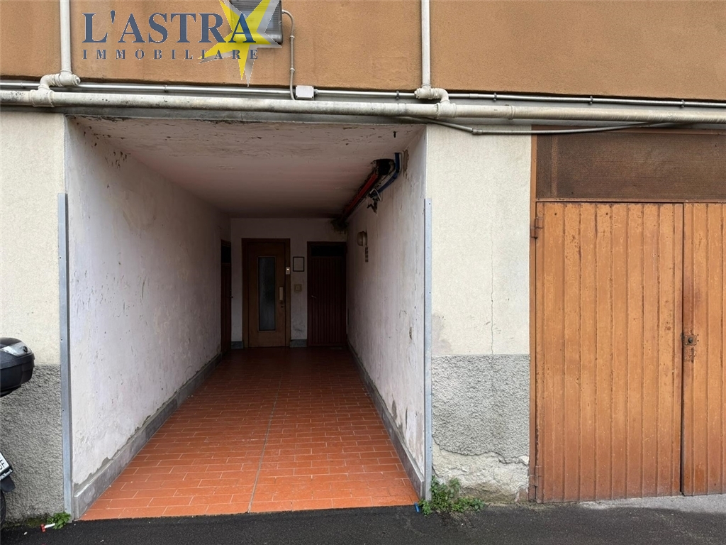 Fondo / Negozio / Ufficio in vendita a Firenze zona Baccio da montelupo - immagine 1