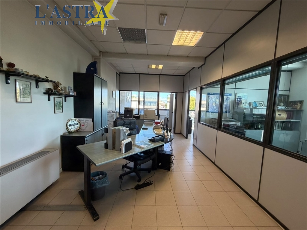 Fondo / Negozio / Ufficio in vendita a Scandicci zona Industriale - anteprima 2