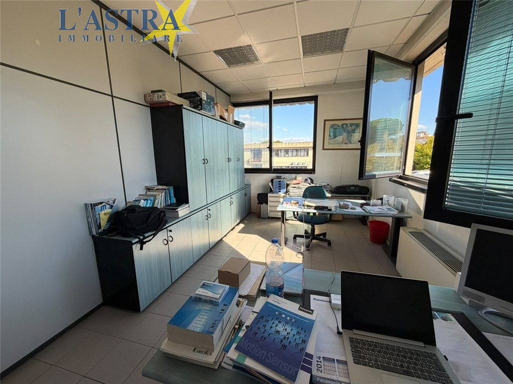 Fondo / Negozio / Ufficio in vendita a Scandicci zona Industriale - anteprima 4