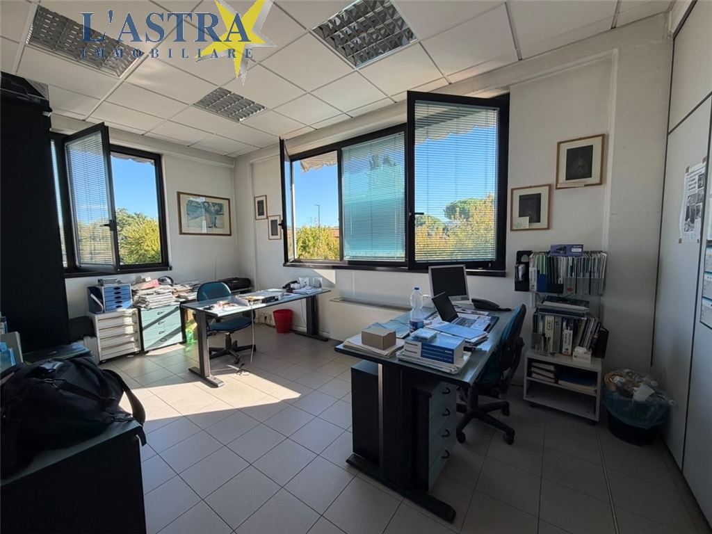 Fondo / Negozio / Ufficio in vendita a Scandicci zona Industriale - anteprima 5