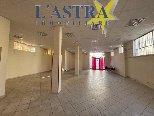 Fondi negozi uffici Lastra a signa