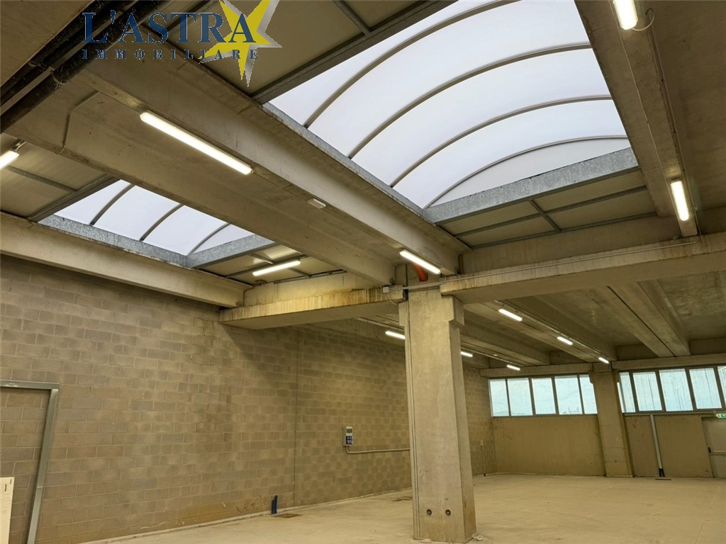 Capannone / Magazzino in vendita a Scandicci zona Industriale - immagine 3