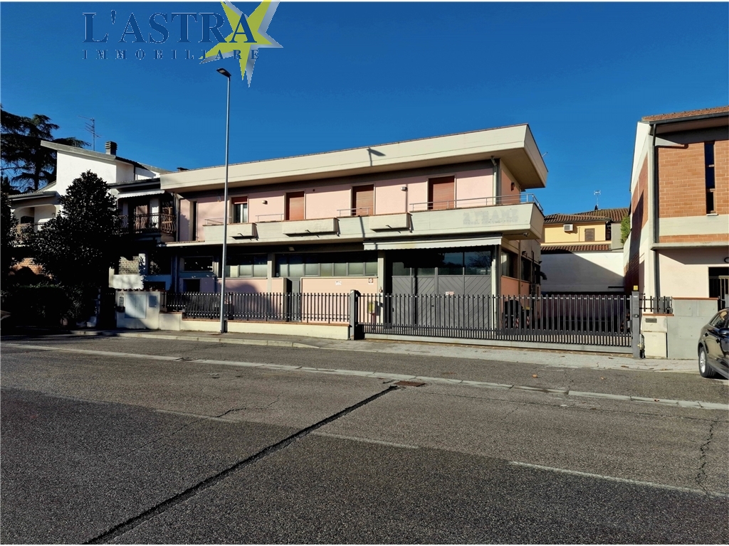 Capannone / Magazzino in vendita a Poggio a caiano zona Poggio a caiano - immagine 2