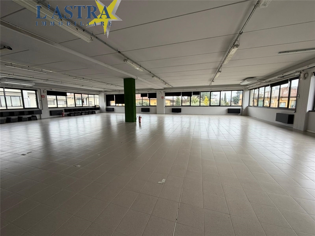 Capannone / Magazzino in affitto a Scandicci zona Industriale - anteprima 1