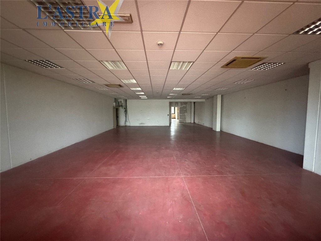 Capannone / Magazzino in affitto a Scandicci zona Industriale - anteprima 1