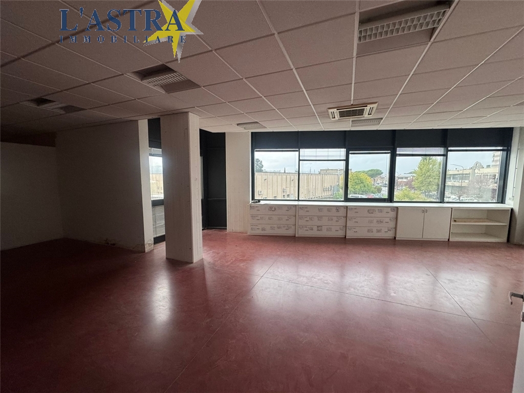 Capannone / Magazzino in affitto a Scandicci zona Industriale - anteprima 3