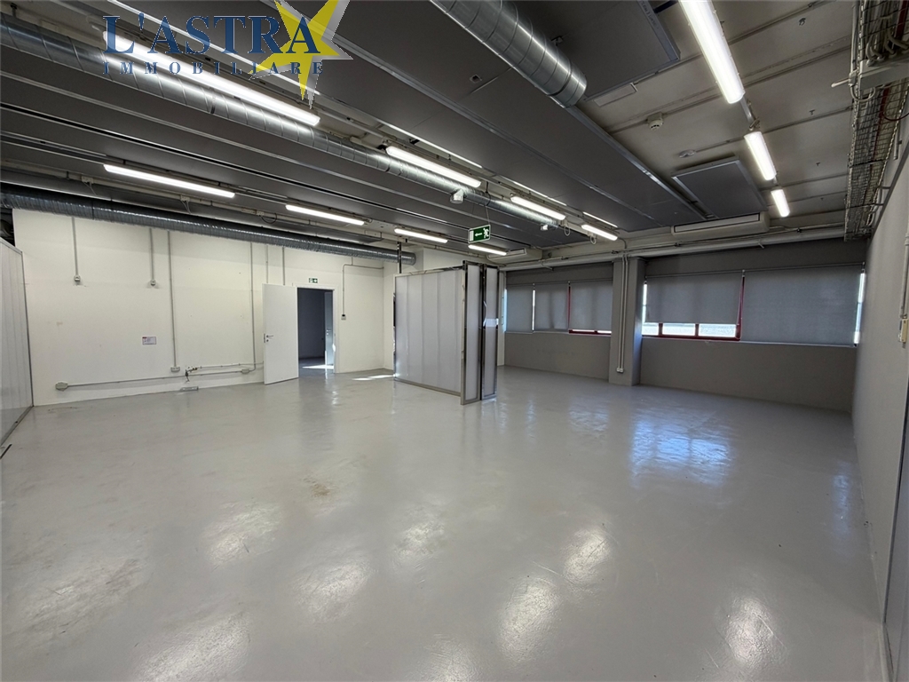 Capannone / Magazzino in affitto a Scandicci zona Casellina - anteprima 1