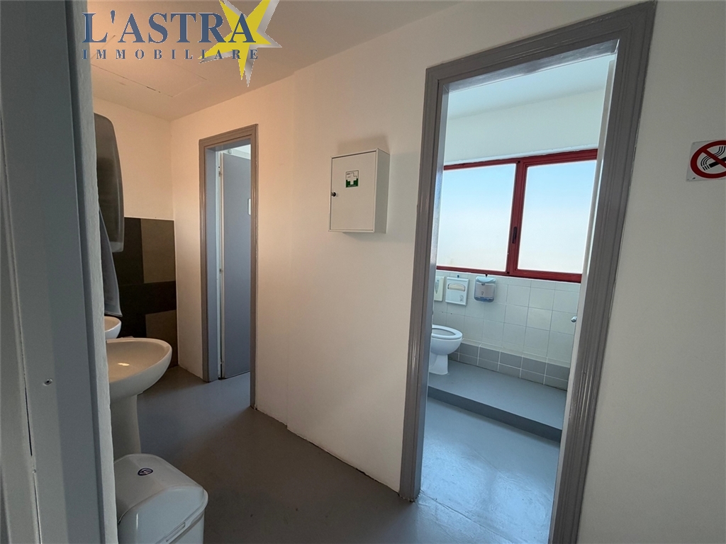 Capannone / Magazzino in affitto a Scandicci zona Casellina - anteprima 10