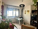 scarperia, pressi, luminosissimo e accogliente trilocale, posto al piano ultimo con ascensore, tre ampi vani, soggiorno, cucinotto, camera e camerina, balcone coperto oltre garage. stufa a pellet, aria condizionata. tsm. - classe energetica in elaborazione