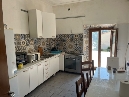 barberino di mugello, in pieno centro. al secondo piano, vendesi appartamento di mq 100 composto da soggiorno, cucina, due camere, bagno e ripostiglio. completa la vendita terrazzo di circa mq 40. da ristrutturare. intermediazioni generali-barberino m.llo - tel.0558478017