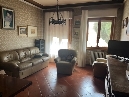 barberino di mugello (centro), in buona zona residenziale, al piano terreno rialzato, facente parte di una palazzina completamente ristrutturata, ampio 5 vani di complessivi mq 115 composto da soggiorno, tinello cucina, due camere matrimoniali, sevizio e doppio terrazzo di cui uno verandato. completa la proprieta' garage di circa mq 50. buone condizioni intermediazioni generali-barberino m.llo - tel.0558478017