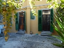 campo di marte, via dei sette santi immediate vicinanze, in contesto gradevole e in posizione estremamente tranquilla e silenziosa, proponiamo in esclusiva ottimo 3 vani con ingresso indipendente di ca. 60 mq. catastali oltre resede e ripostiglio. completa la proprieta' un magazzino-garage di ca. mq. 40 adiacente l'abitazione. - classe energetica in elaborazione