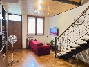 via d'annunzio pressi, appartamento con ingresso indipendente composto da soggiorno-cucina, camera matrimoniale, servizio oltre a stanza di seconda luce, due ampi soppalchi, ripostigli e garage. ottimo stato. - classe energetica in elaborazione