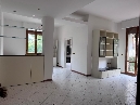 san piero a sieve, in zona comoda e silenziosa, piccolissima palazzina, piano terreno, interessaantissimo appartamento composto da soggiorno open space cucina/tinello, tre ampie camere, servizio, ripostiglio a parete oltre balcone. tsm. richiesti almeno 2 contratti a tempo indeterminato con redditi dimostrabili. no condominio. - classe energetica in elaborazione