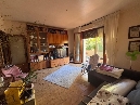 scarperia, nostra esclusiva, si vende immobile a reddito e locato con regolare contratto 4+4. scadenza locazione 01/2030. zona residenziale silenziosa e di facile parcheggio, comodissimo piano terreno composto da ingresso, cucina, ampio soggiorno, tre camere, servizo, rispostiglio/lavanderia oltre 4 balconi. completa la proprieta' garage cantina ad uso esclusivo. tsm. facciate parti comuni e tetto rifatti nel 2024. - classe energetica in elaborazione