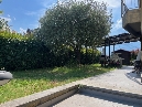 scarperia, a 3 km dal paese, in bifamiliare, splendida villetta anni 2007, soggiorno e cucina luminosi, tre camere, doppi servizi completi e finestrati oltre ampio garage, giardino di mq 150. accessoriato. ottime finiture. fosse bio indipendenti. - classe energetica in elaborazione