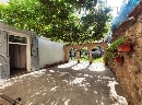 borgo san lorenzo, nostra esclusiva, centrale e vicina a tutti i servizi, un oasi nel centro, veramente unico nel suo genere, praticamente nuovo, terratetto su 2 livelli composto da soggiorno/cucina open-space, 2 camere, oltre doppi servizi, terrazzino, giardino esclusivo mq. 200, oltre annesso mq. 15. l'abitazione viene venduta completamente arredata completa di mobili ed elettrodomestici, e' dotata inoltre di impianto fotovoltaico con batterie di accumulo, predisposizione climatizzazione, impianto di videosorveglianza, cappotto termico e tetto ventilato - classe energetica in elaborazione